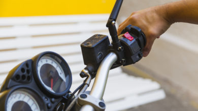 C'est pour lutter contre des comportements compromettant délibérément la sécurité des usagers de la route qu'une loi contre les rodéos motorisés a été votée