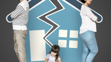 Tant que l'enfant est mineur (- de 18 ans), il ne peut pas décider seul chez quel parent il vit lors d'une séparation. Mais, il peut donner son avis.