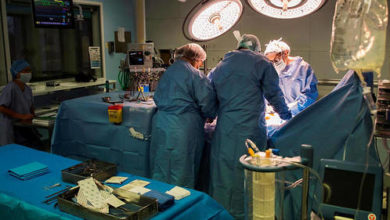 Les choses pourraient encore se compliquer pour un chirurgien grenoblois, récemment suspendu pour de multiples erreurs médicales.