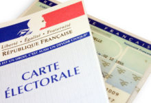 « Serai-je obligé de présenter ma carte d'électeur pour pouvoir voter dimanche quand je serai dans le bureau de vote ? »