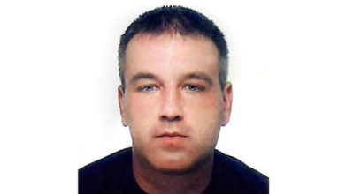 L'homme de 49 ans a attisé la curiosité de la police britannique après avoir tenté de convertir près de 50 000 euros en espèces dans une banque.